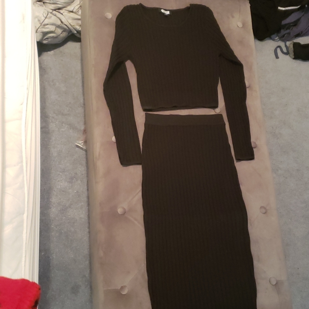 Knitted shirt and skirt outfit